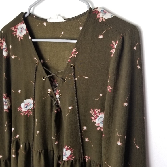 Entro ruffle floral lace up chest bell sleeve shirt L - Picture 2 of 13